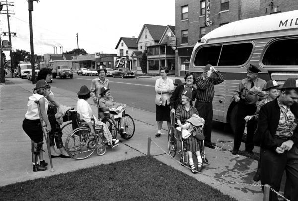 1960 - A day of baseball